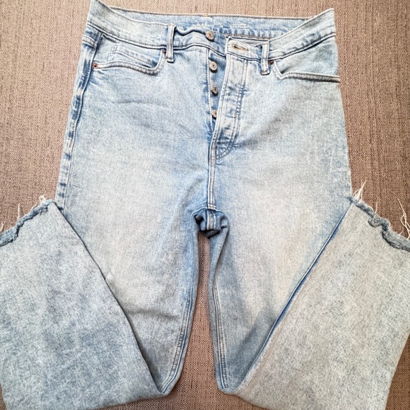 Old Navy Denim - Old Navy Sky-Hi Straight Extra High Rise Button Fly Raw Hem Jeans Light Wash 10